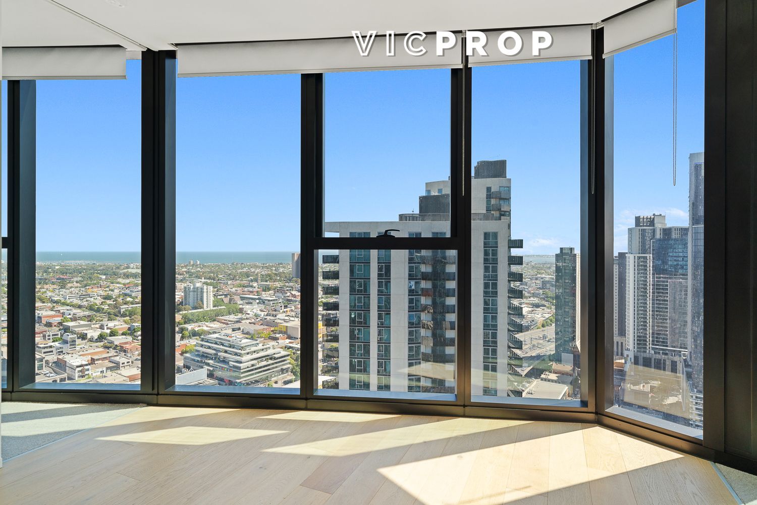 2 bedrooms Apartment / Unit / Flat in 3207/11 Bale Circuit SOUTHBANK VIC, 3006