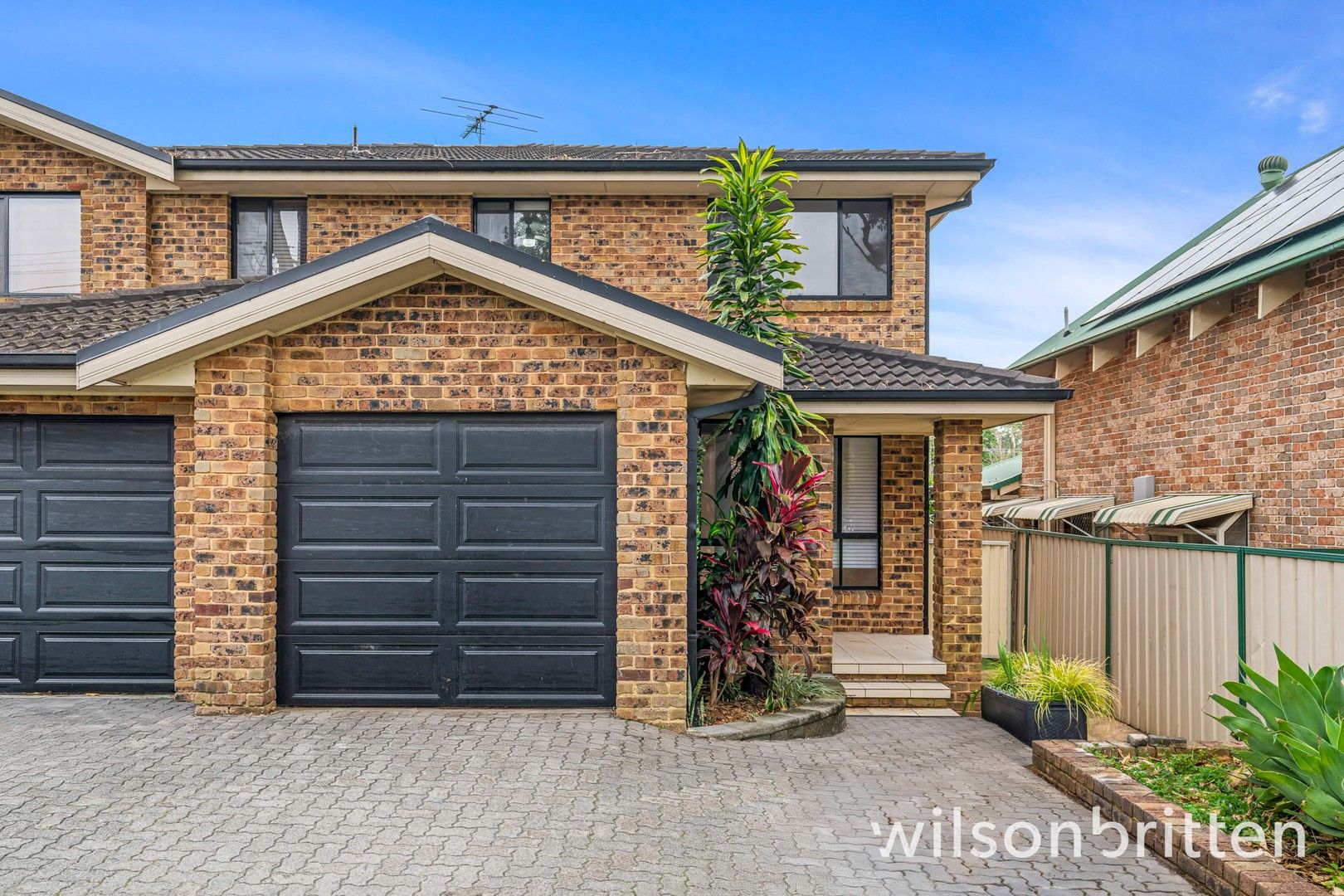 4 bedrooms Townhouse in 16B Barclay Avenue MANNERING PARK NSW, 2259
