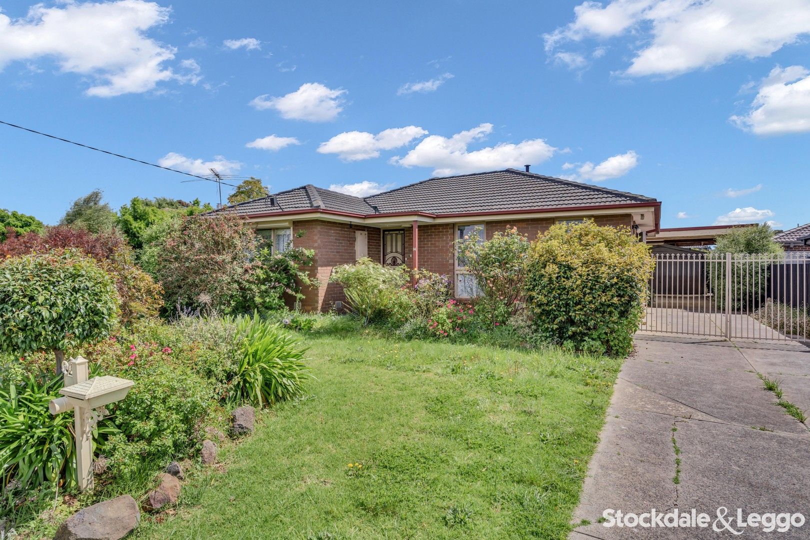 4 bedrooms House in 14 Medway Road CRAIGIEBURN VIC, 3064