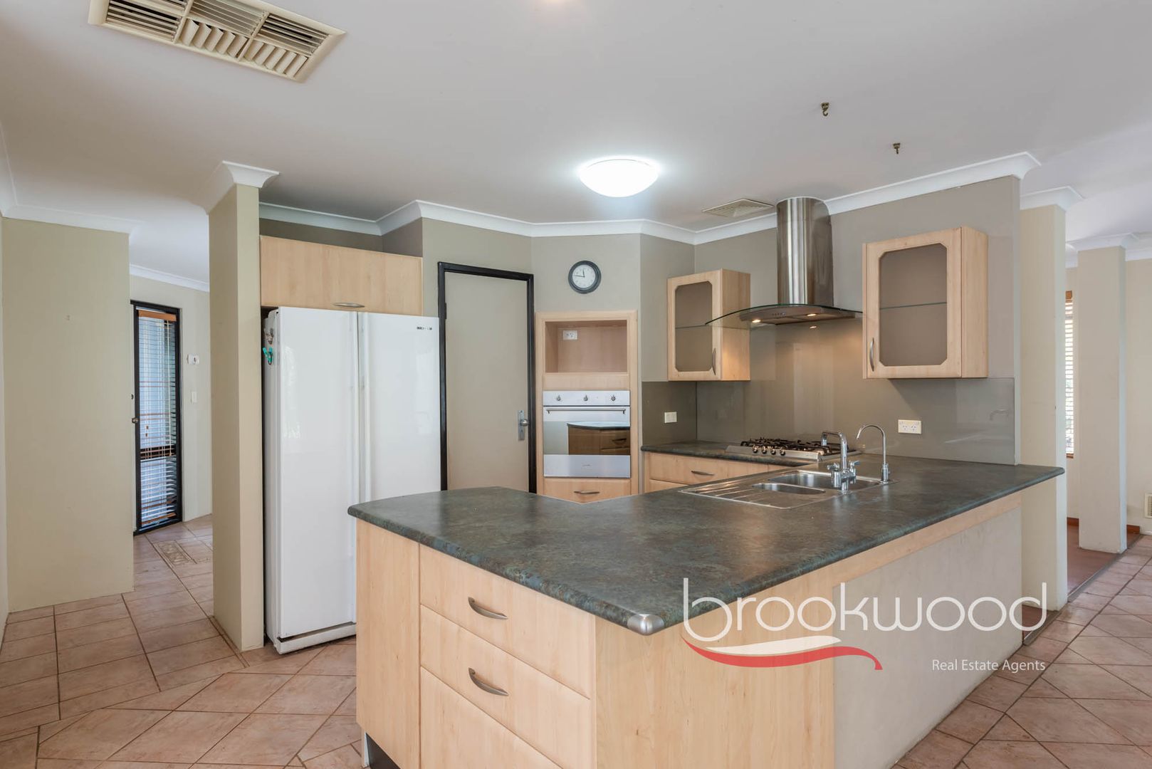 16 Little River Cove, Jane Brook WA 6056, Image 2