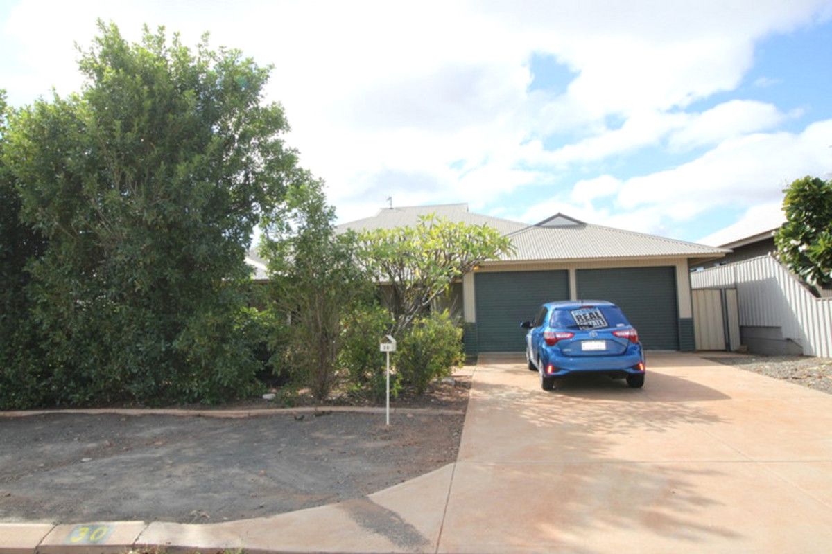 4 bedrooms House in 30 Macmahon Way BAYNTON WA, 6714