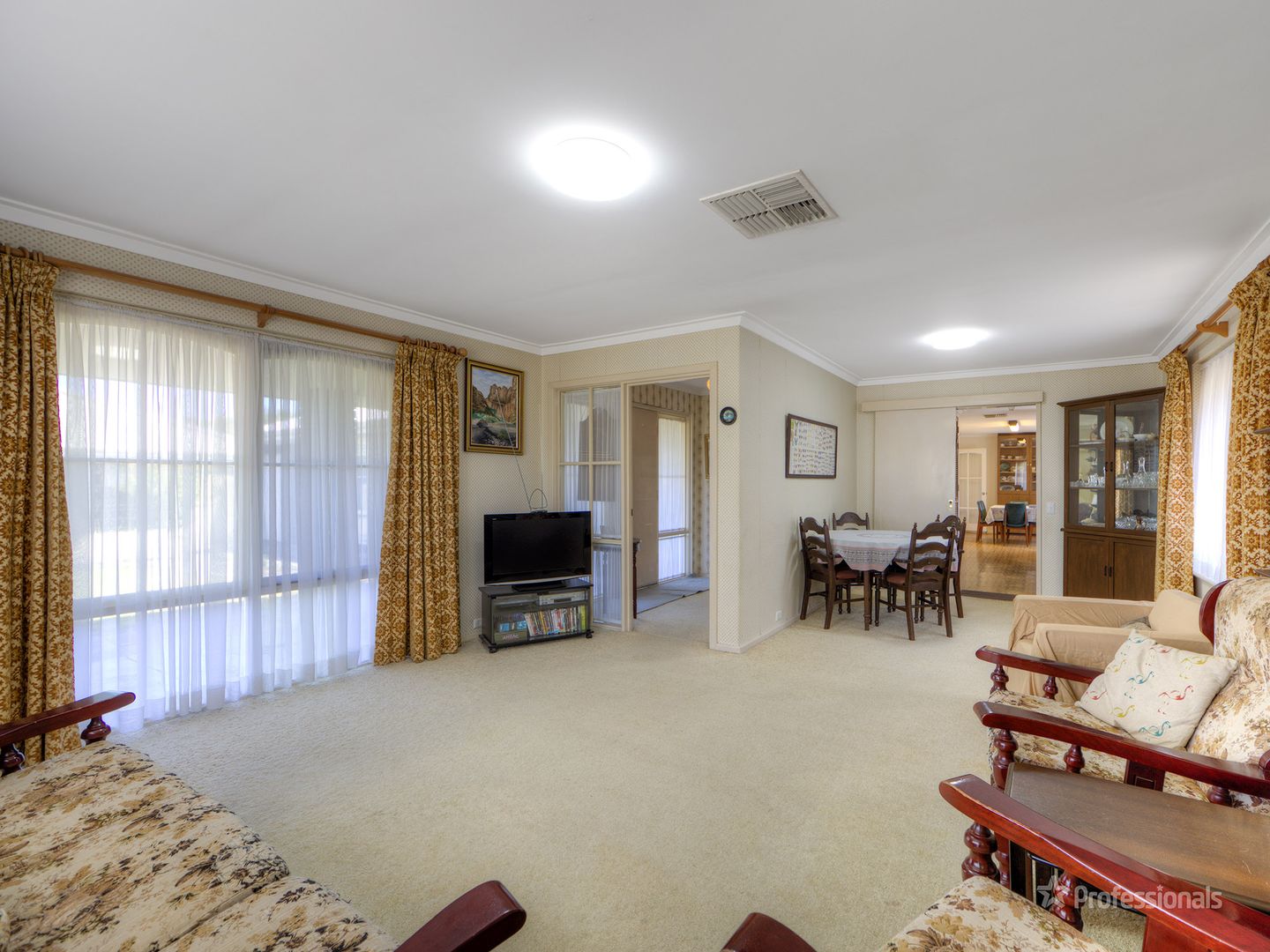 21 Abbott Way, Swan View WA 6056, Image 2