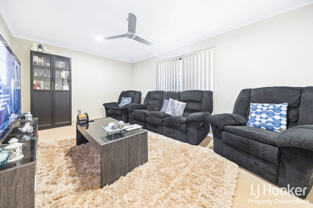 19 Honeyeater Crescent, Dakabin QLD 4503, Image 2