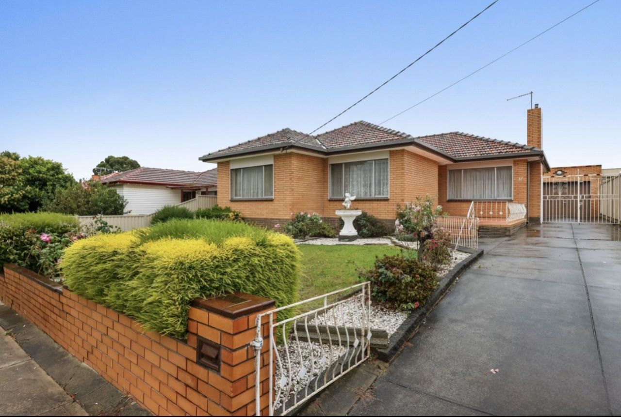 3 bedrooms House in 87 Gowrie Street GLENROY VIC, 3046