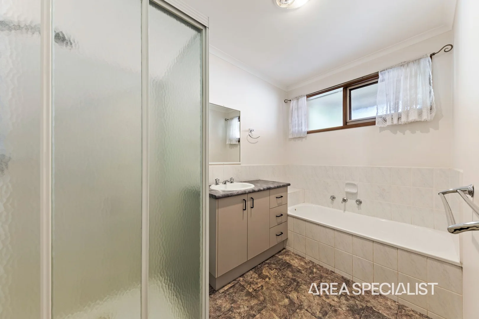 Additional image 10 of 23 Montclaire Court, Pakenham VIC 3810