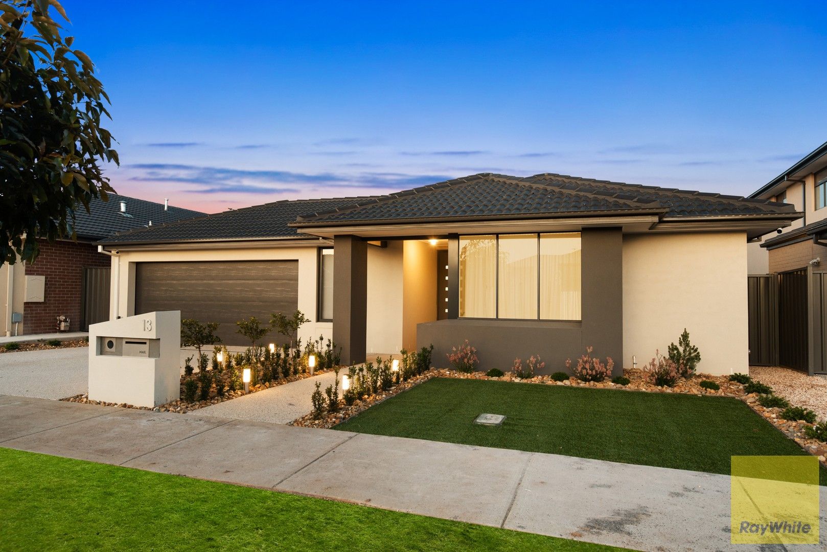 4 bedrooms House in 13 Isdell Street TARNEIT VIC, 3029