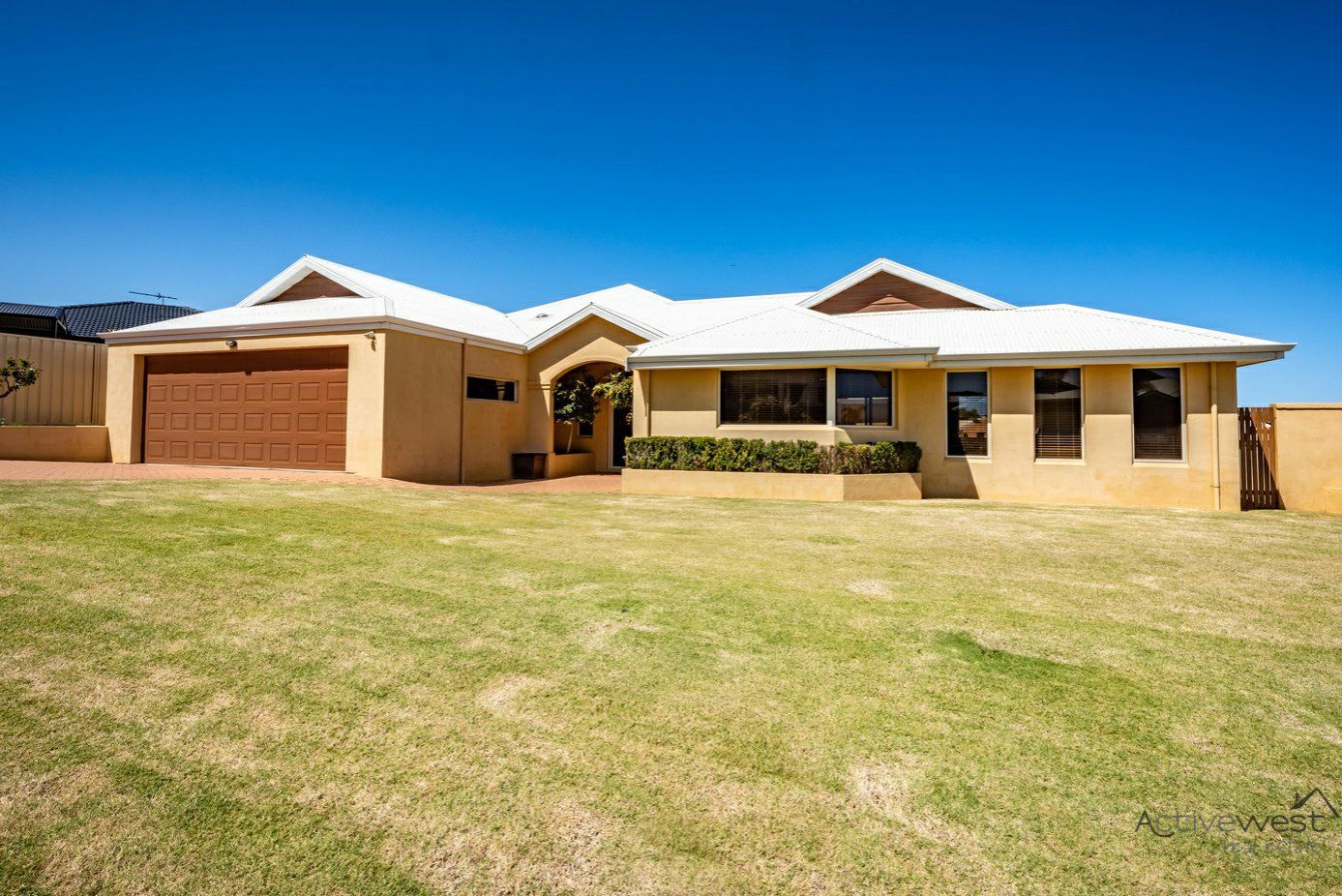 4 bedrooms House in 8 Bellimos Drive WANDINA WA, 6530