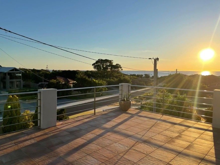 4 bedrooms House in 8 Binningup Road BINNINGUP WA, 6233