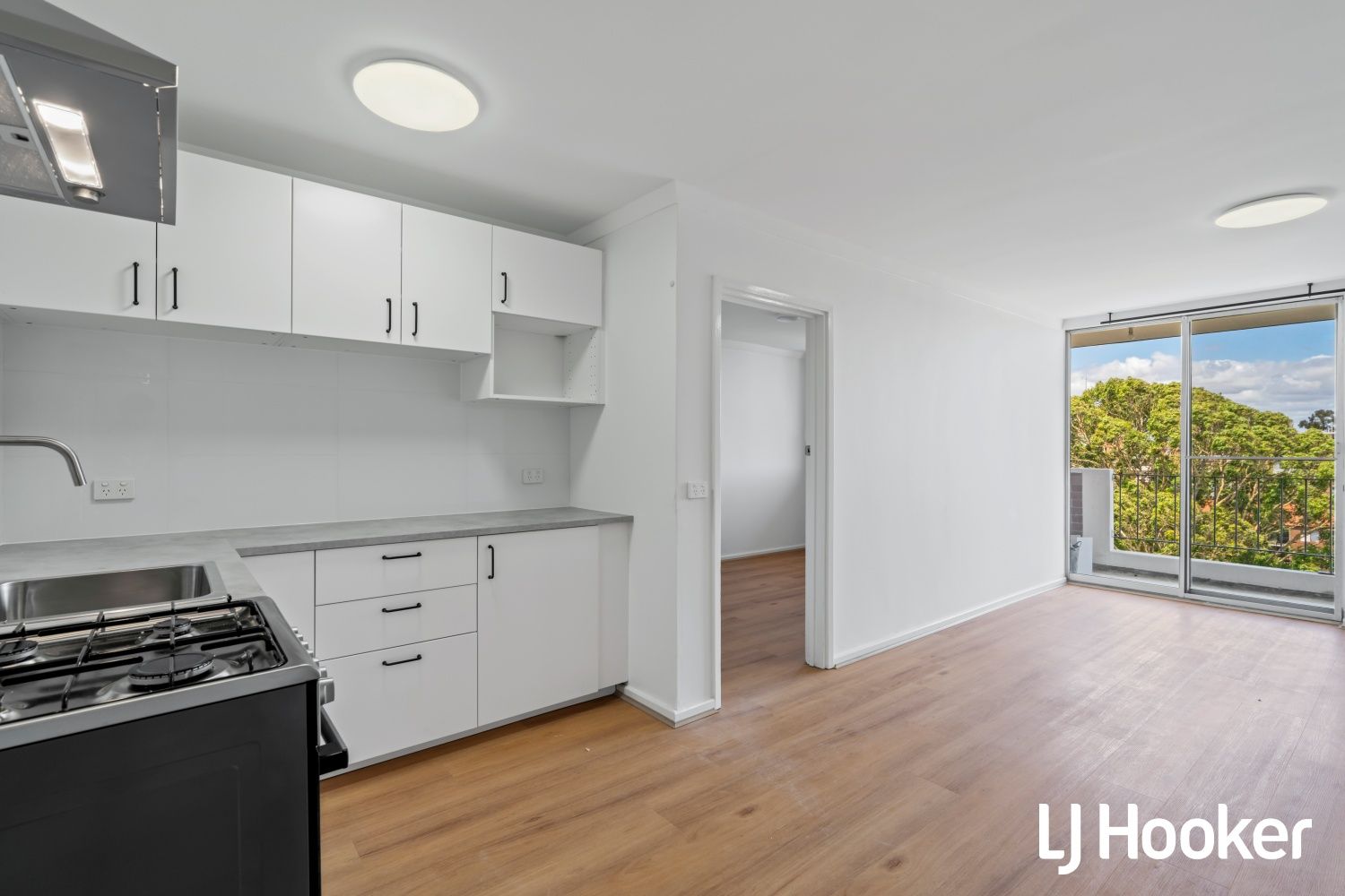 1 bedrooms Apartment / Unit / Flat in Unit 911/69-71 King George St VICTORIA PARK WA, 6100
