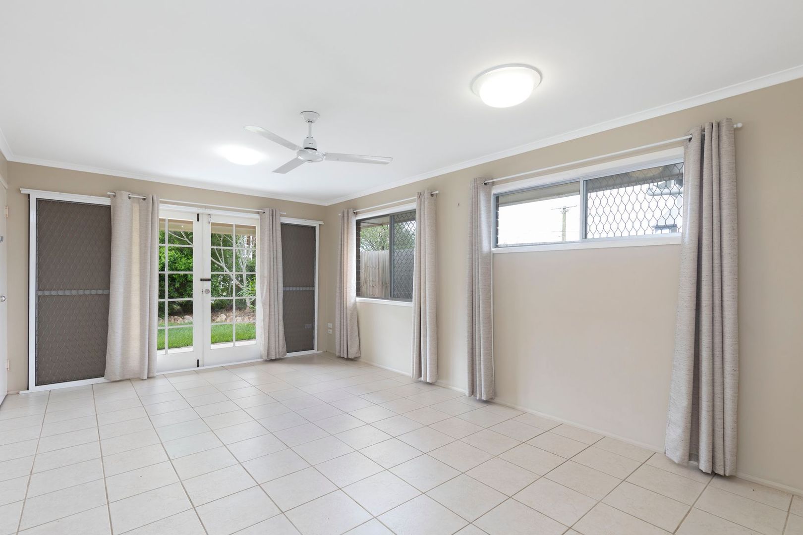 21 Chancellor Street, Sherwood QLD 4075, Image 2