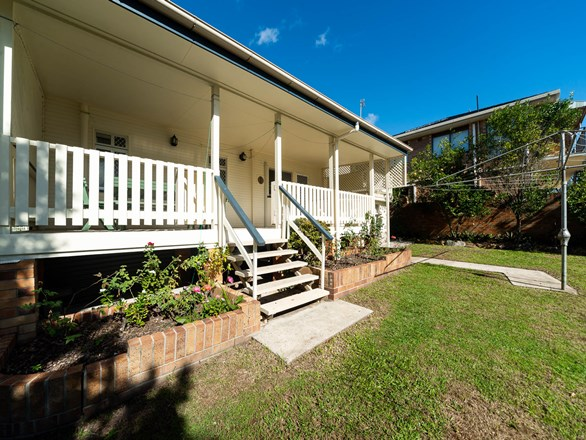 13 Third Avenue, Labrador QLD 4215