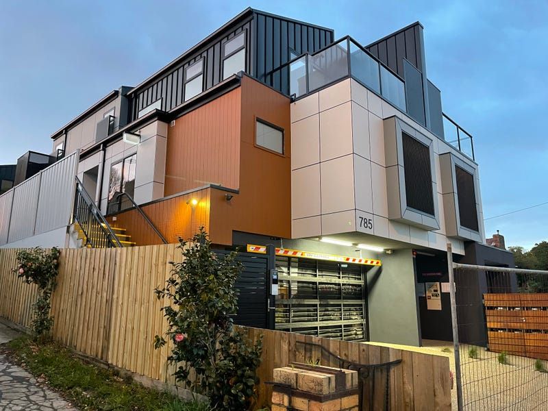 2 bedrooms House in 8/785 Plenty Road RESERVOIR VIC, 3073