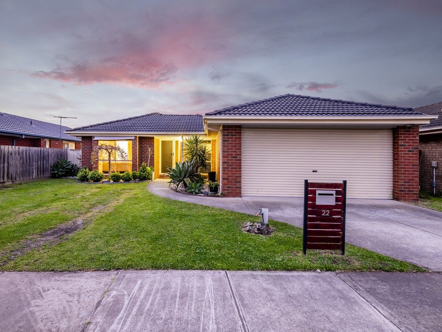 22 Glenaire Crescent, Cranbourne West VIC 3977, Image 0