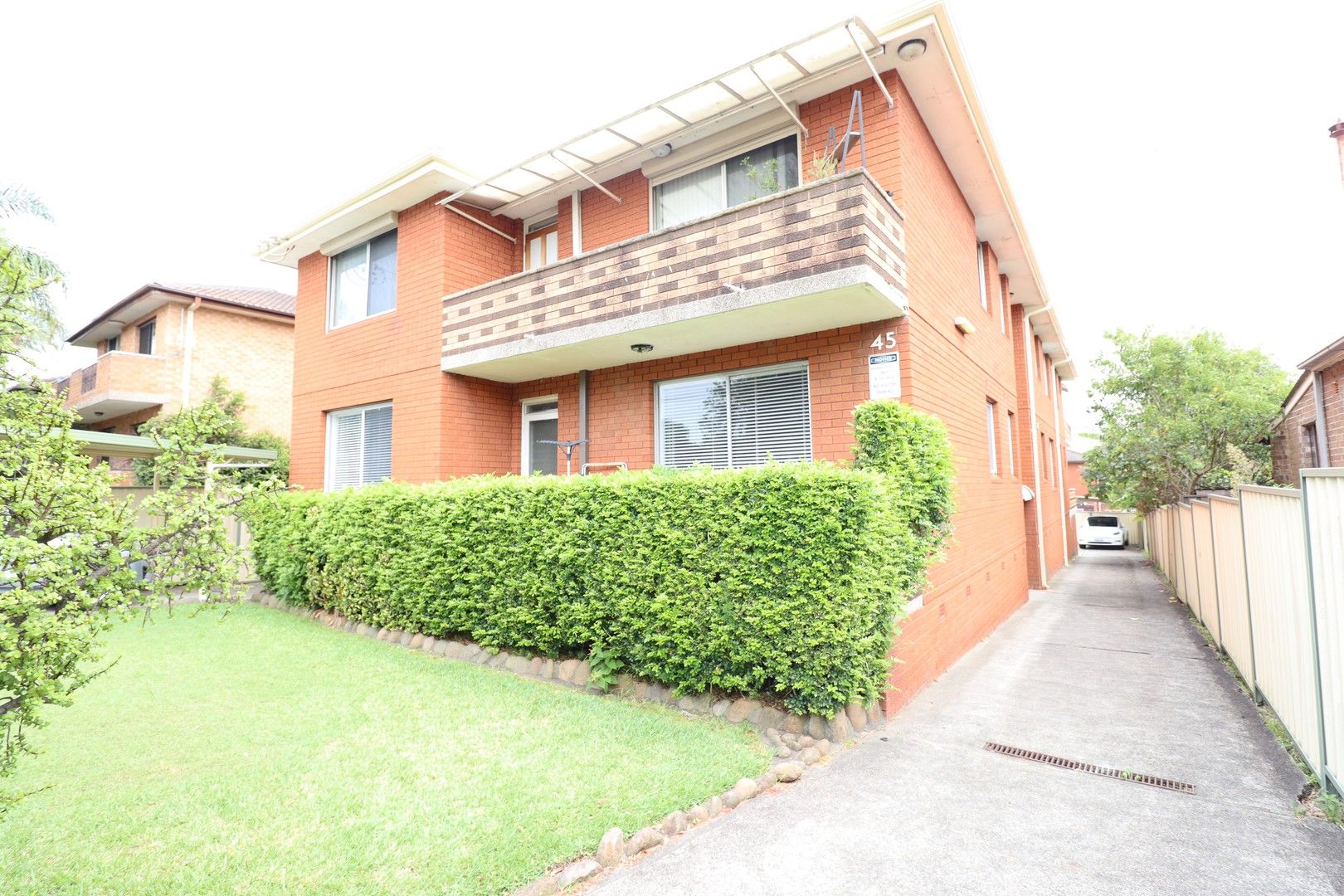 2 bedrooms Apartment / Unit / Flat in 3/45 Yangoora Road BELMORE NSW, 2192