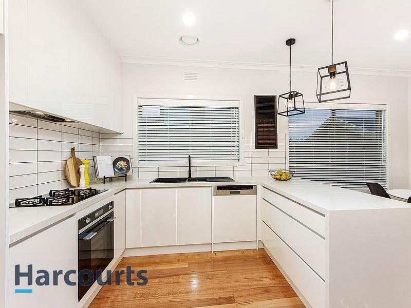 32 Dumfries Street, Deer Park VIC 3023, Image 2