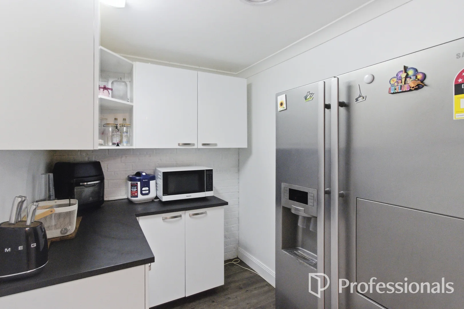 Additional image 5 of 105 Undurra Drive, Glenfield Park NSW 2650