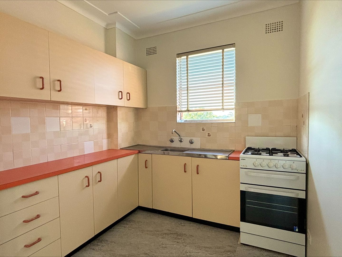 5/23 Hanks Street, Ashfield NSW 2131, Image 2