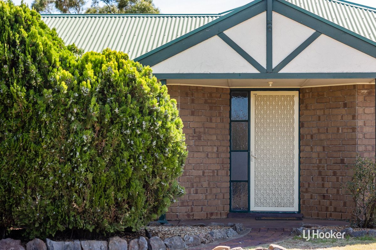 11 Autumn Avenue, Craigmore SA 5114, Image 2