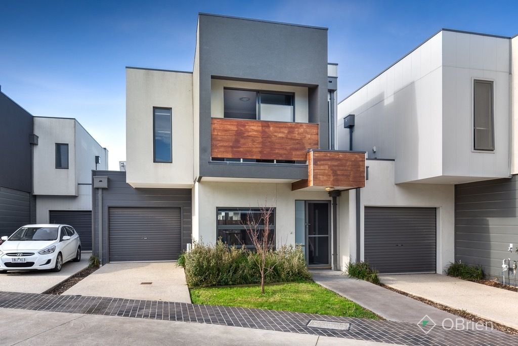 3 bedrooms Townhouse in 20 Sable Circuit OFFICER VIC, 3809
