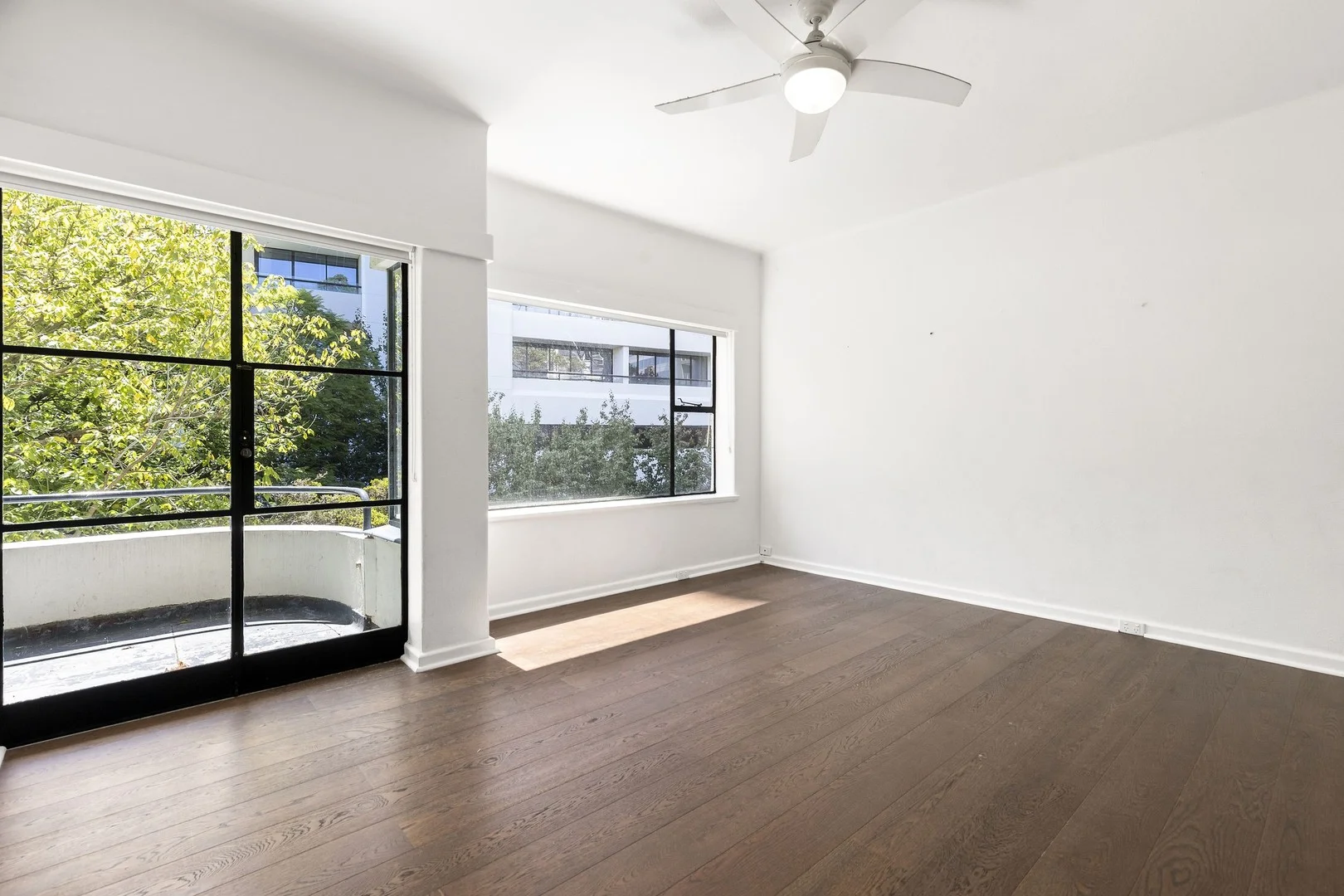 15/30 Queens Road, Melbourne VIC 3004