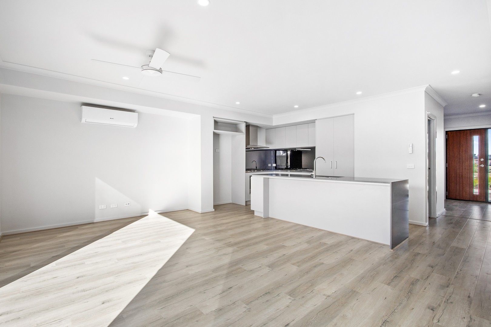 4 bedrooms House in 84 Nash Boulevard ROCKBANK VIC, 3335