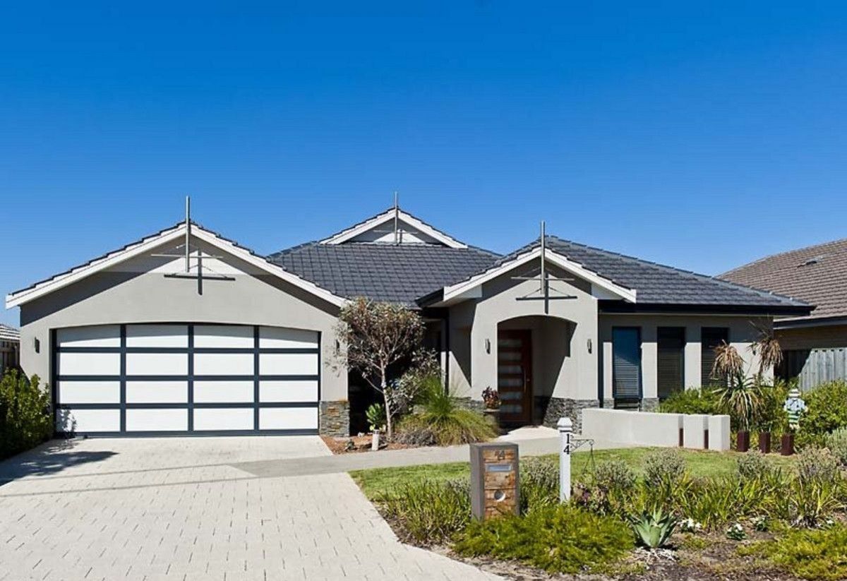 4 bedrooms House in 14 Ewens Pass ELLENBROOK WA, 6069