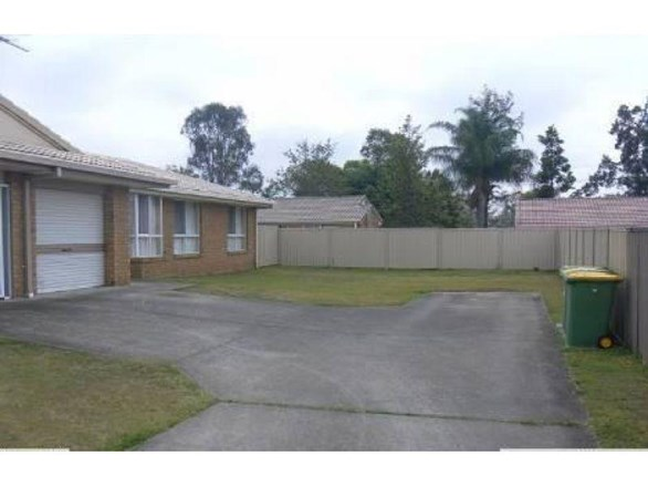 2/13 Broadfoot Drive, Goodna QLD 4300