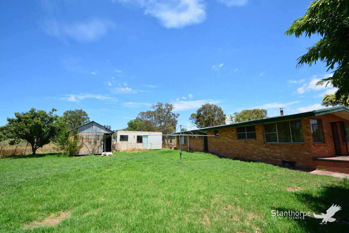 33 Folkestone Street, Wallangarra QLD 4383, Image 2