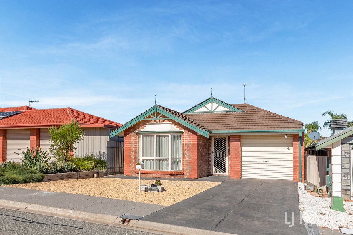 5 Phillip Avenue, Craigmore SA 5114, Image 2