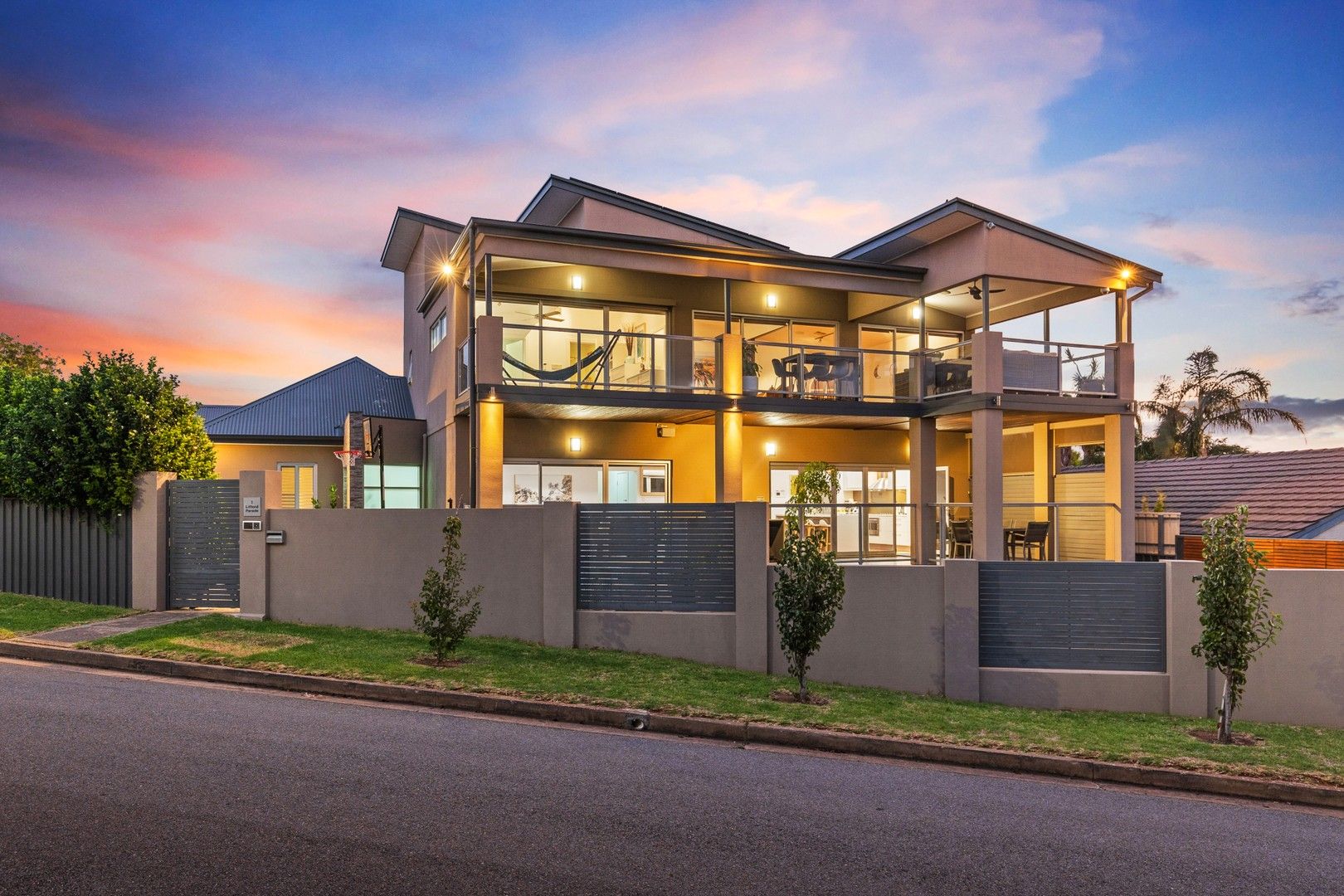 1 Lifford Parade, Marino SA 5049 Domain