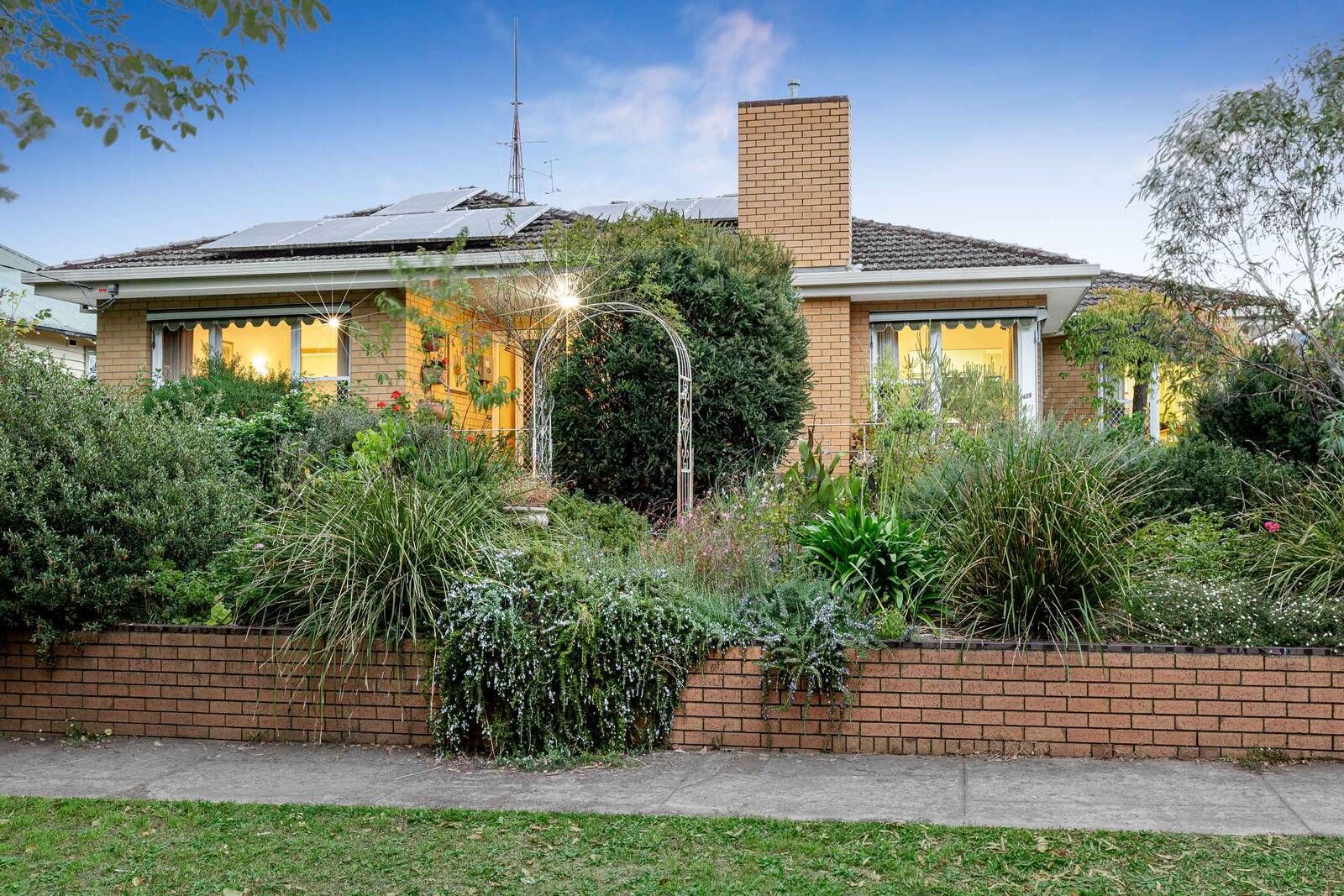 2 bedrooms House in 405 Sebastopol Street REDAN VIC, 3350
