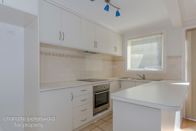 2/13 Strahan Street, North Hobart TAS 7000, Image 2