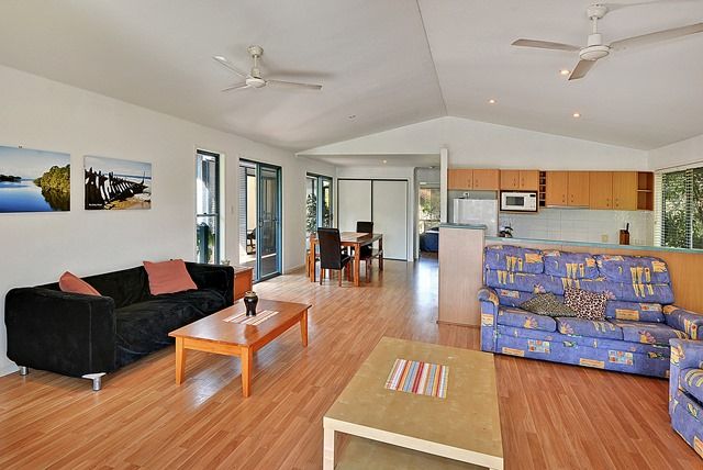 8 Gamban Esplanade, Currimundi QLD 4551, Image 2