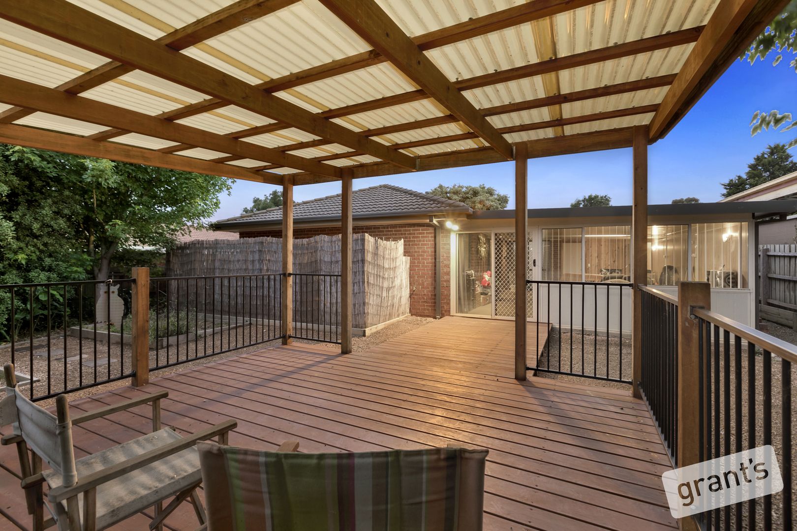 10 Wilmott Close, Berwick VIC 3806, Image 2