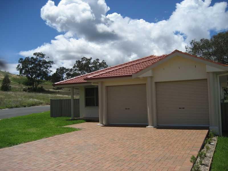 8B Conimbla Crescent, TAMWORTH NSW 2340, Image 0