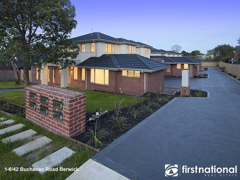 1-2/42 Buchanan Road, Berwick VIC 3806, Image 0