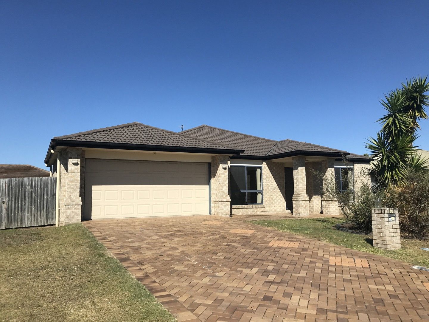 4 bedrooms House in 29 Sandheath Place NINGI QLD, 4511