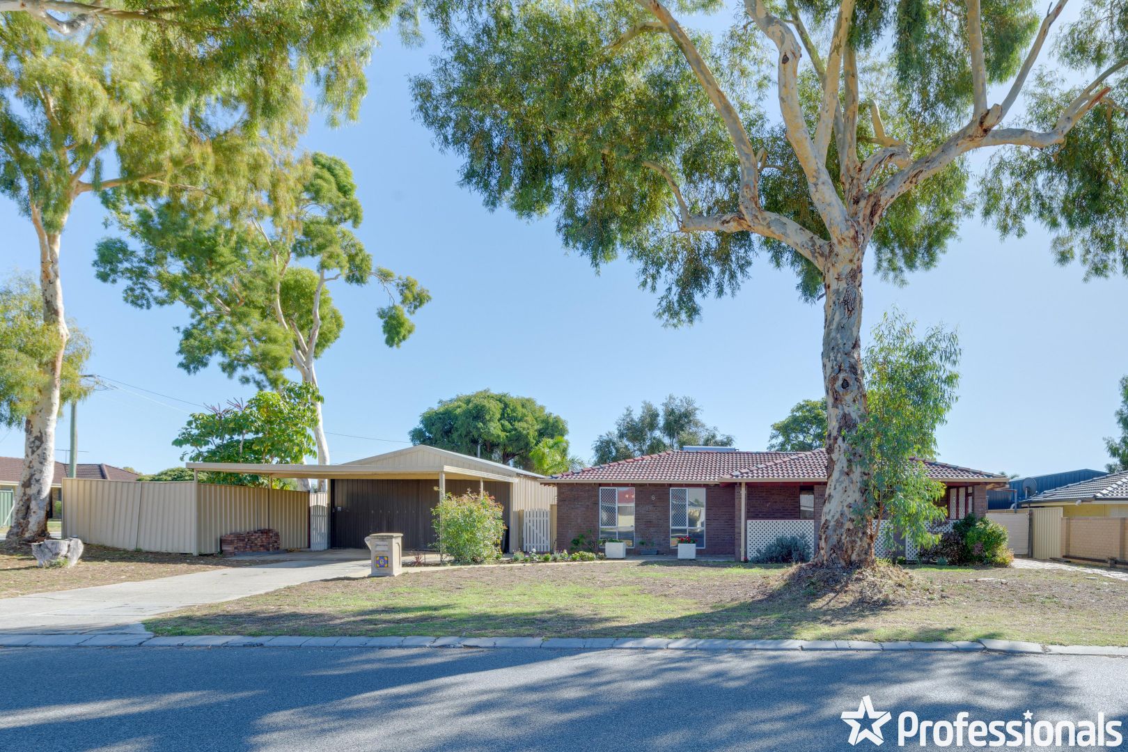 6 Road, Warnbro WA 6169 Domain