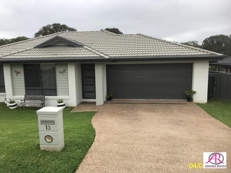 4 bedrooms House in 13 Schaefer Drive ARMIDALE NSW, 2350