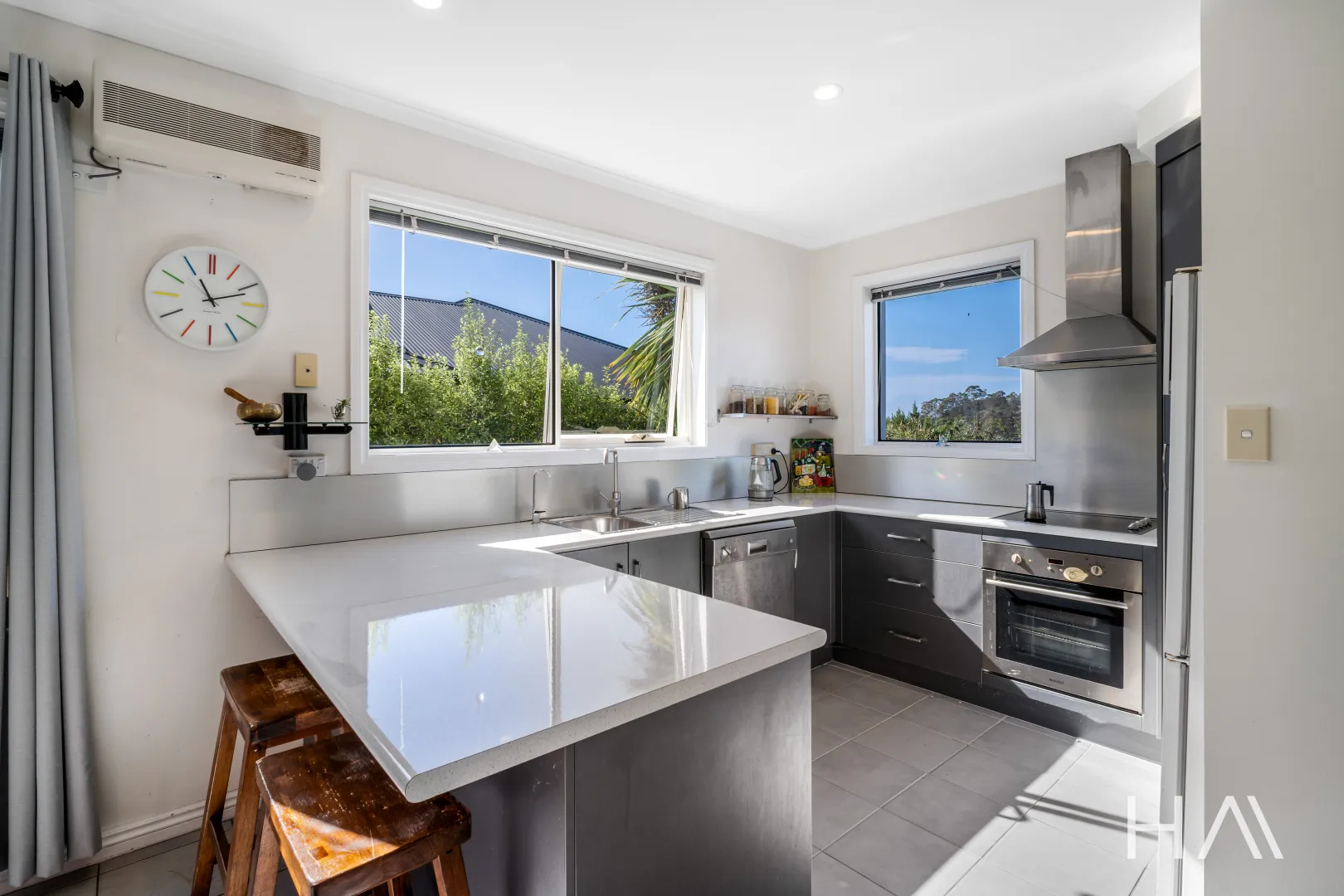 Contemporary Family Living  Views, Nature & Privacy - View 3