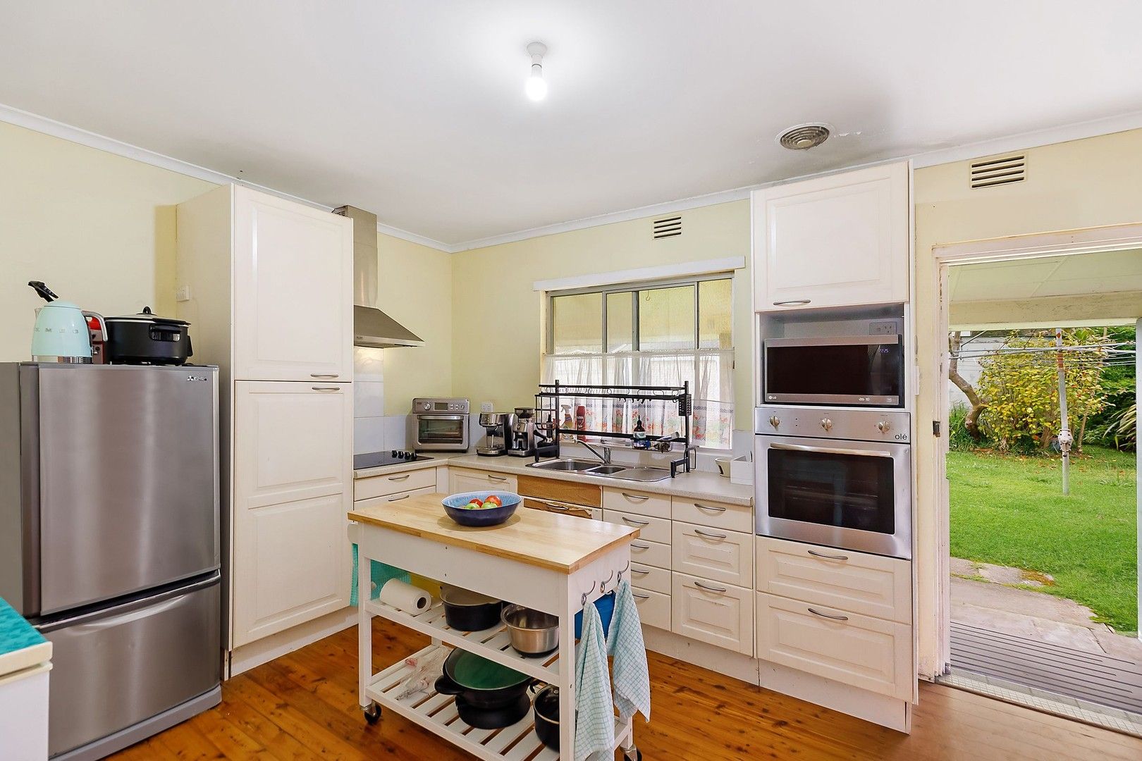 11 Spencer Road, Mannering Park NSW 2259, Image 2