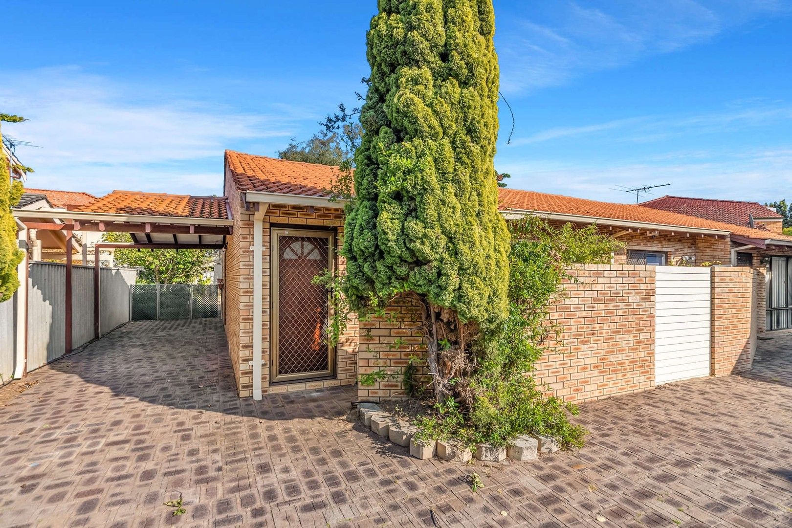 2 bedrooms House in 4/63 Lockhart Street COMO WA, 6152
