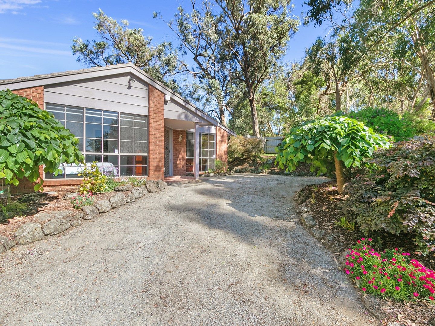 19 Shrubby Walk, Croydon South VIC 3136, Image 0