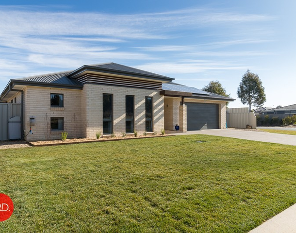 2 Murray Grey Place, Bungendore NSW 2621