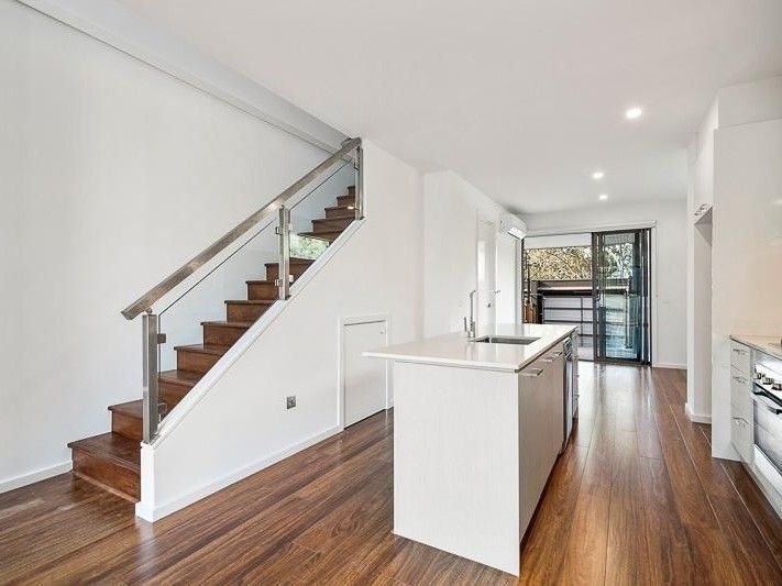 3 bedrooms Townhouse in 10 Stellar Place BUNDOORA VIC, 3083