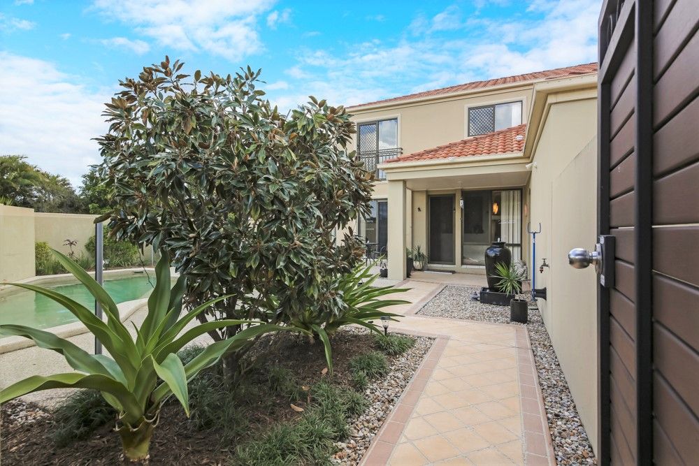 1/2 Pheasant Court, Miami QLD 4220, Image 2