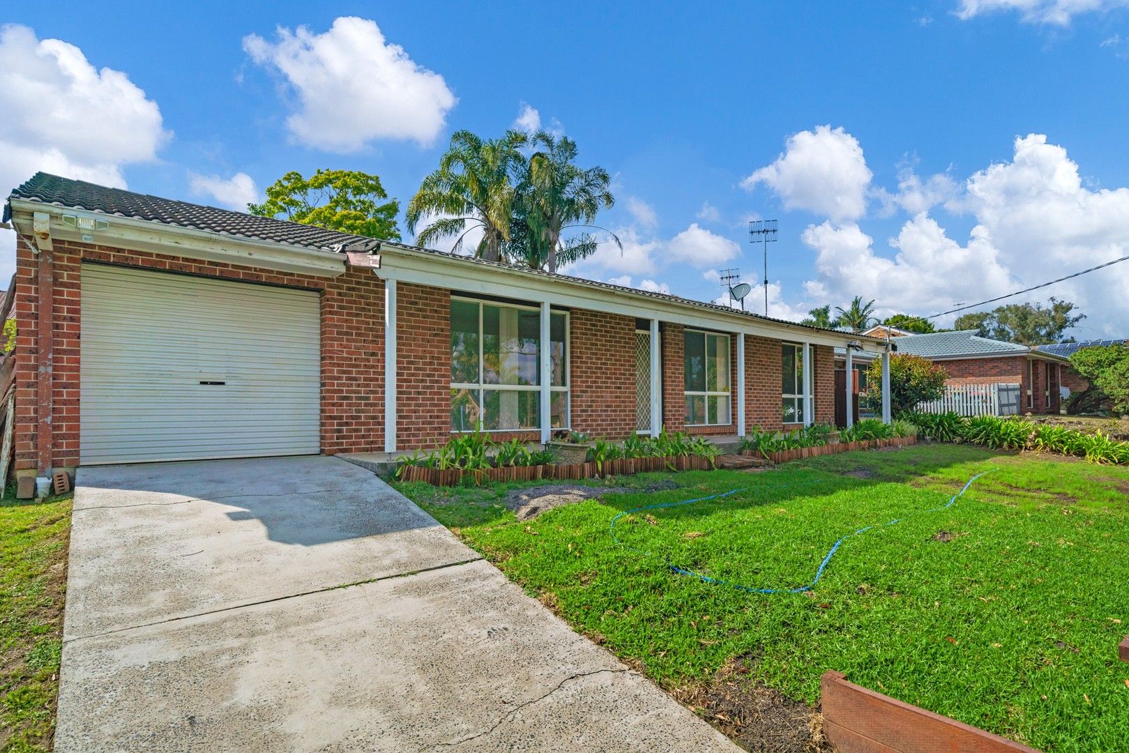4 bedrooms House in 150 Cresthaven Avenue BATEAU BAY NSW, 2261