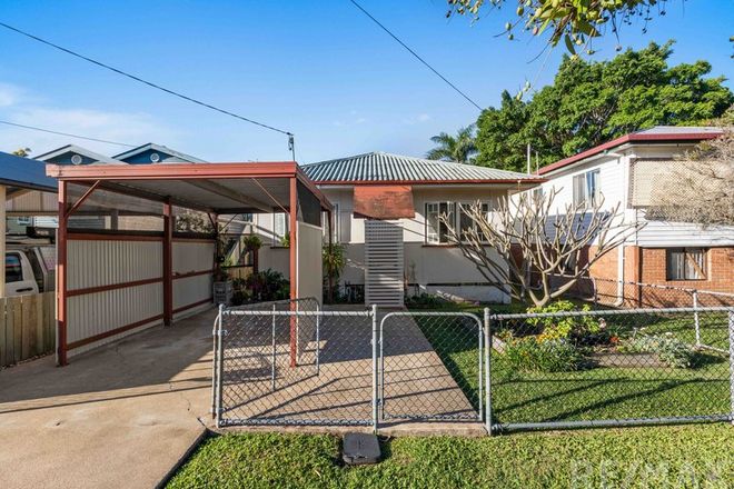 Picture of 11 Landsdowne Street, COORPAROO QLD 4151
