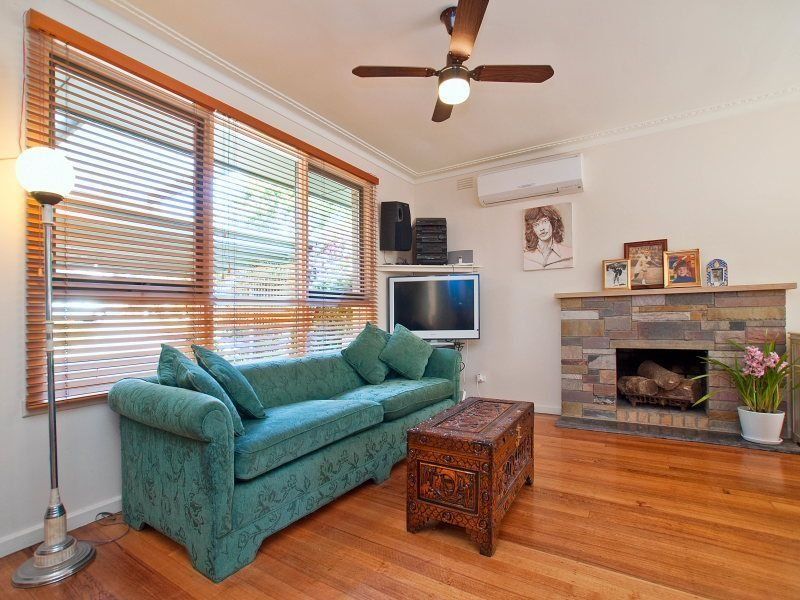 3 bedrooms Apartment / Unit / Flat in 1/15 Utah Road GLEN WAVERLEY VIC, 3150