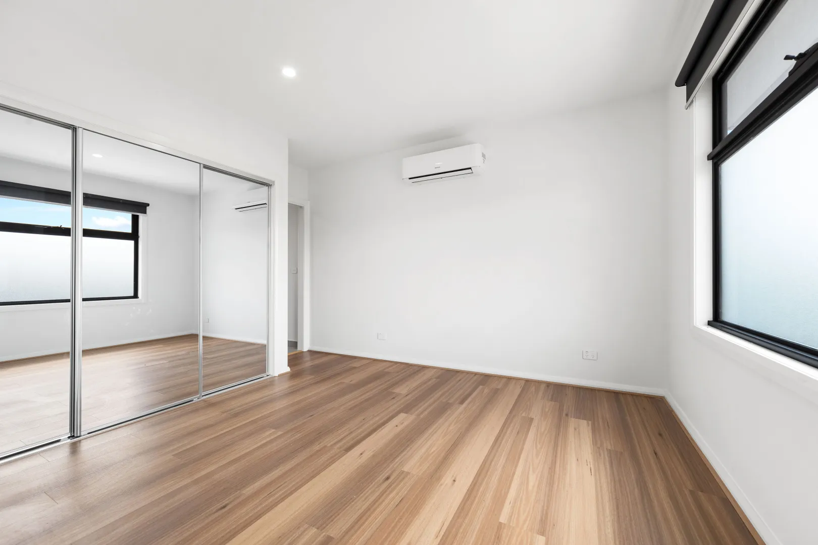 Luxury Living in the Prestigious Matthews Hill Precinct - View 6